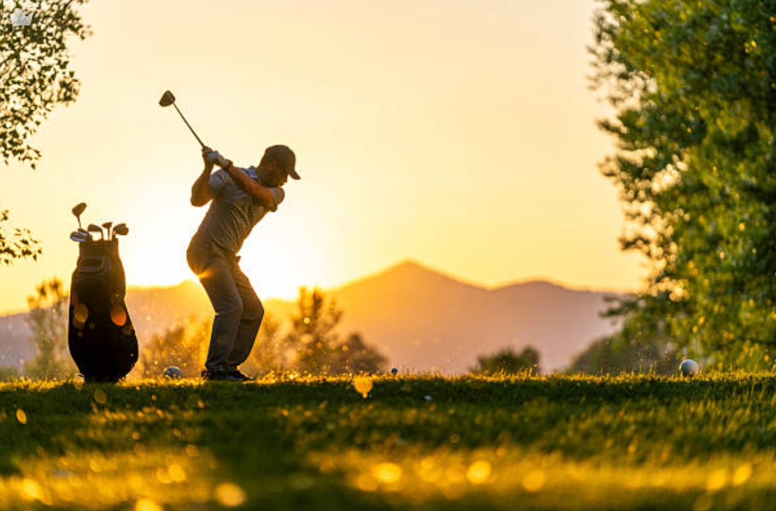 Pole golfowe z zielenią